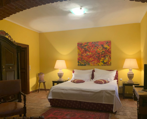 3 Landhaus Austria Steinhaus Masterbedroom IMG_6651 1650x1100