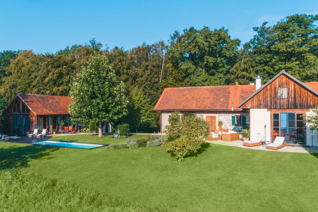 1 Landhaus_Außenaufnahme-1-1 1650x1100