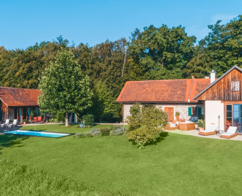 1 Landhaus_Außenaufnahme-1-1 1650x1100