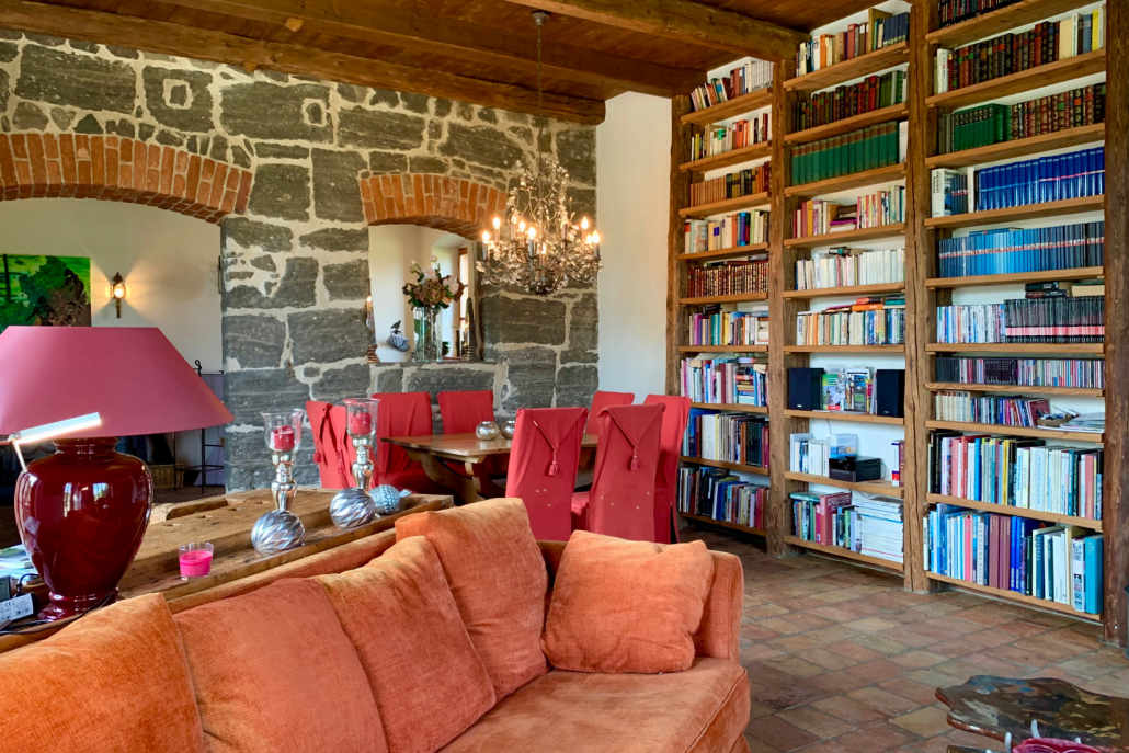 4 Landhaus Austria Wohnbereich Bilbliothekswand IMG_3359 1650x1100