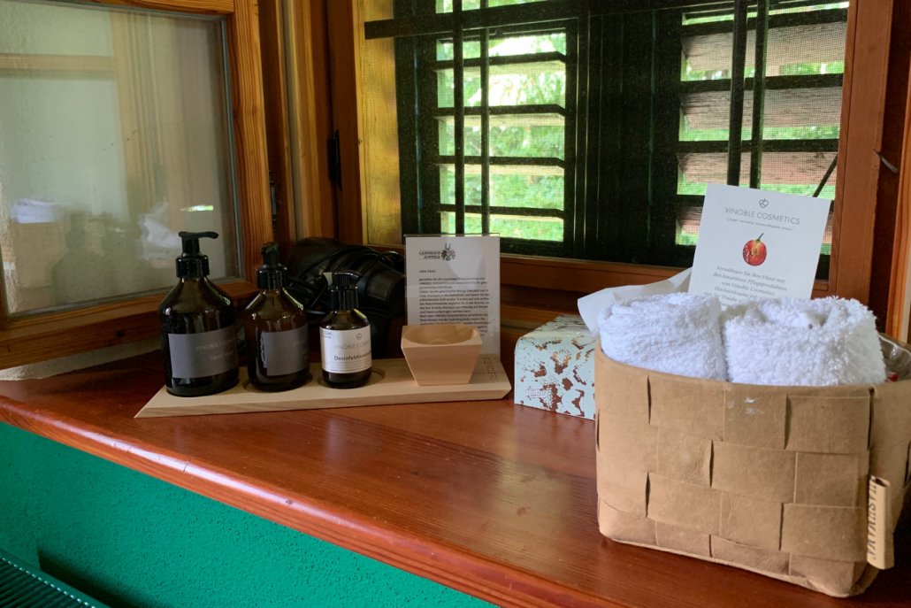 Vinoble rot 1650x1100