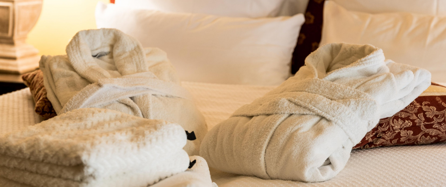 Bademäntel und Badetücher